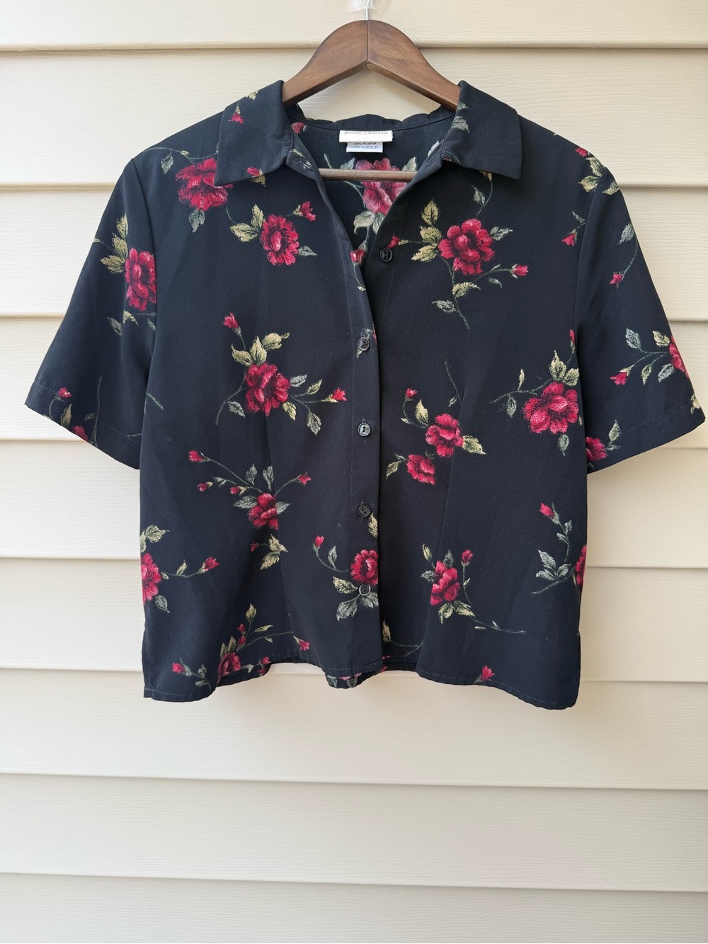 Jaclyn Smith Black Red Rose Floral Button Front Blouse Size Medium